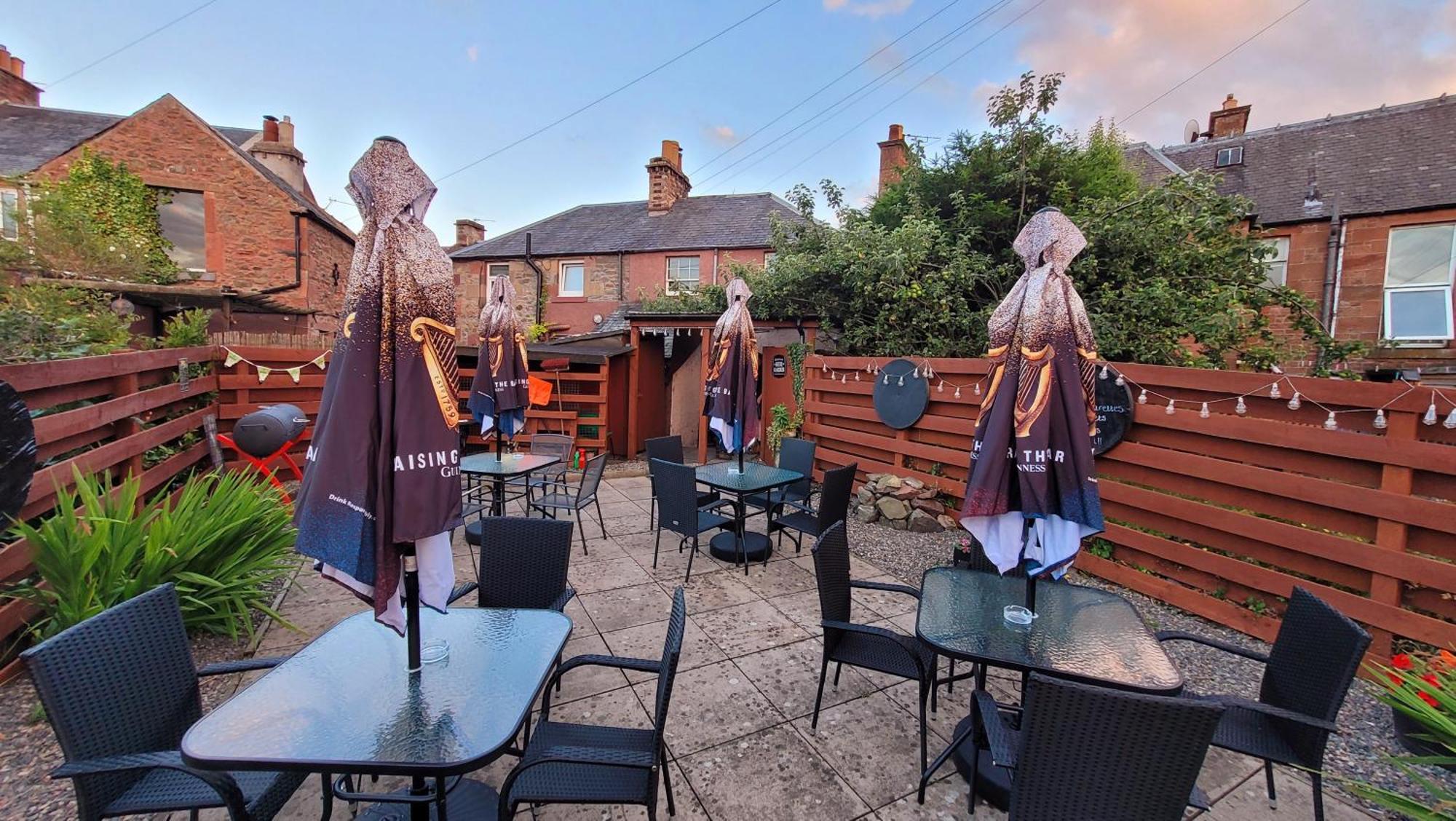 Dryburgh Arms Pub With Rooms Melrose Exterior photo